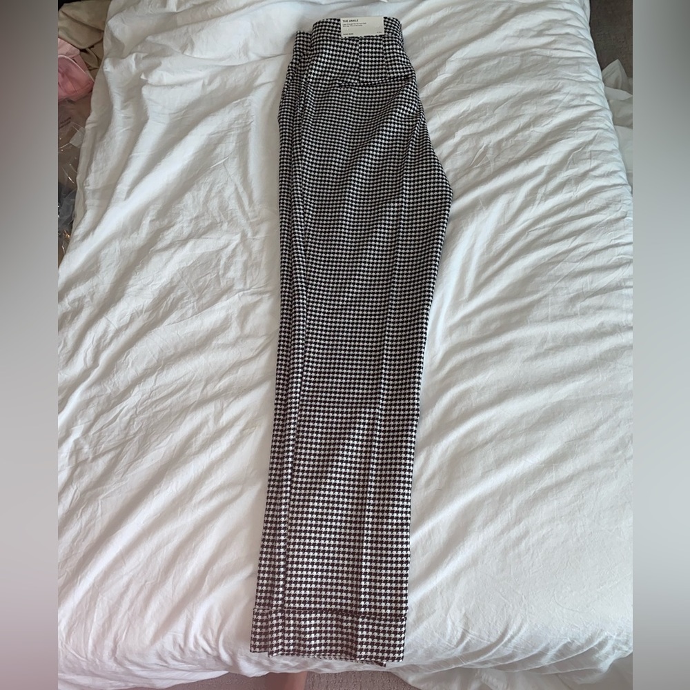 Ann Taylor ankle pant size 4 Tall. New with tags. Never worn. Just too small
